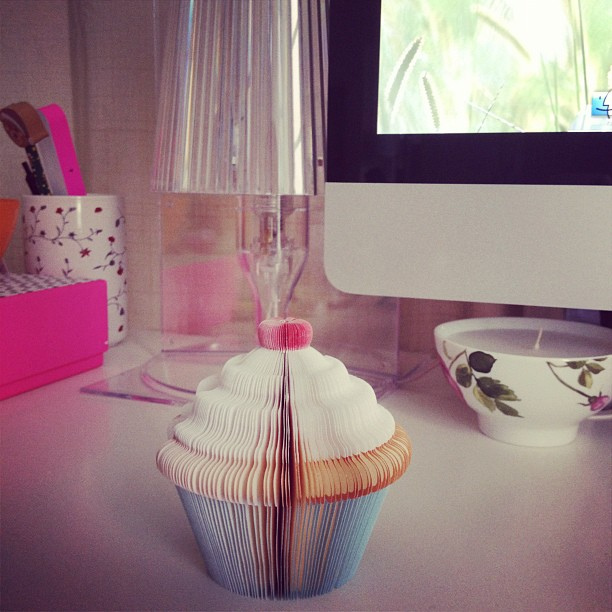 BUREAUCUPCAKE