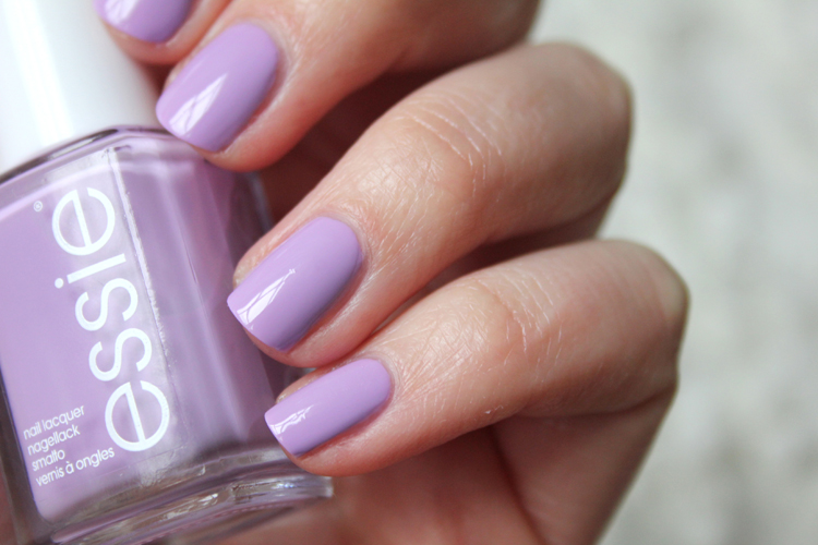 ESSIE_SPRING_BOND_WITH_WHOMEVER