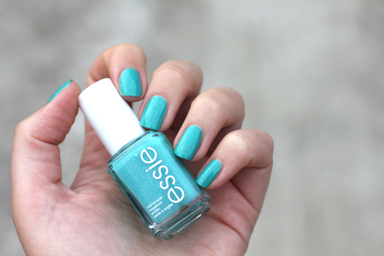ESSIE_SUMMER_2013_ESSIE_NAUGHTY_NAUTICAL_SWATCH