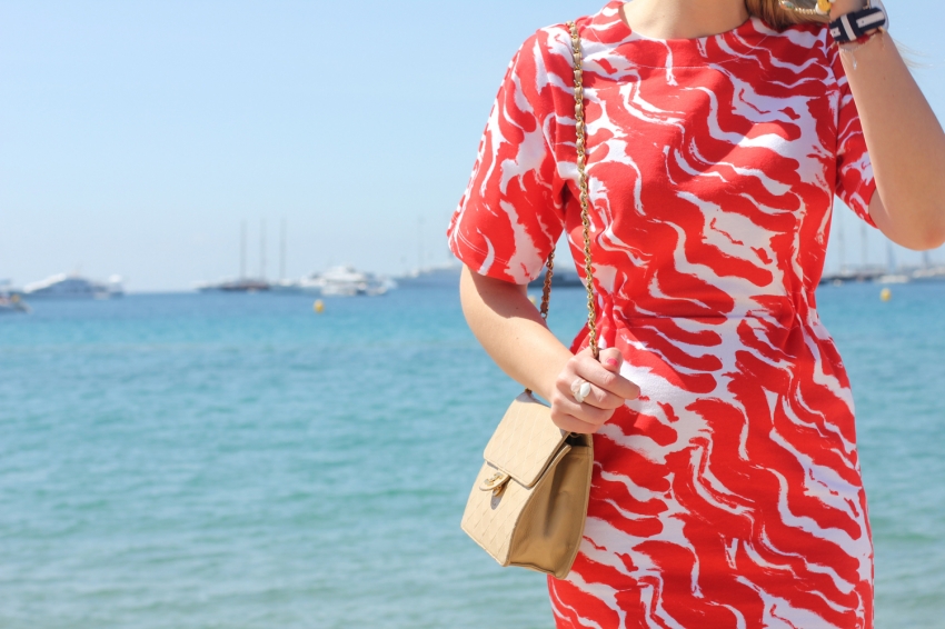 PLAGE_NESPRESSO_ZOE_MACARON_LOOK_1
